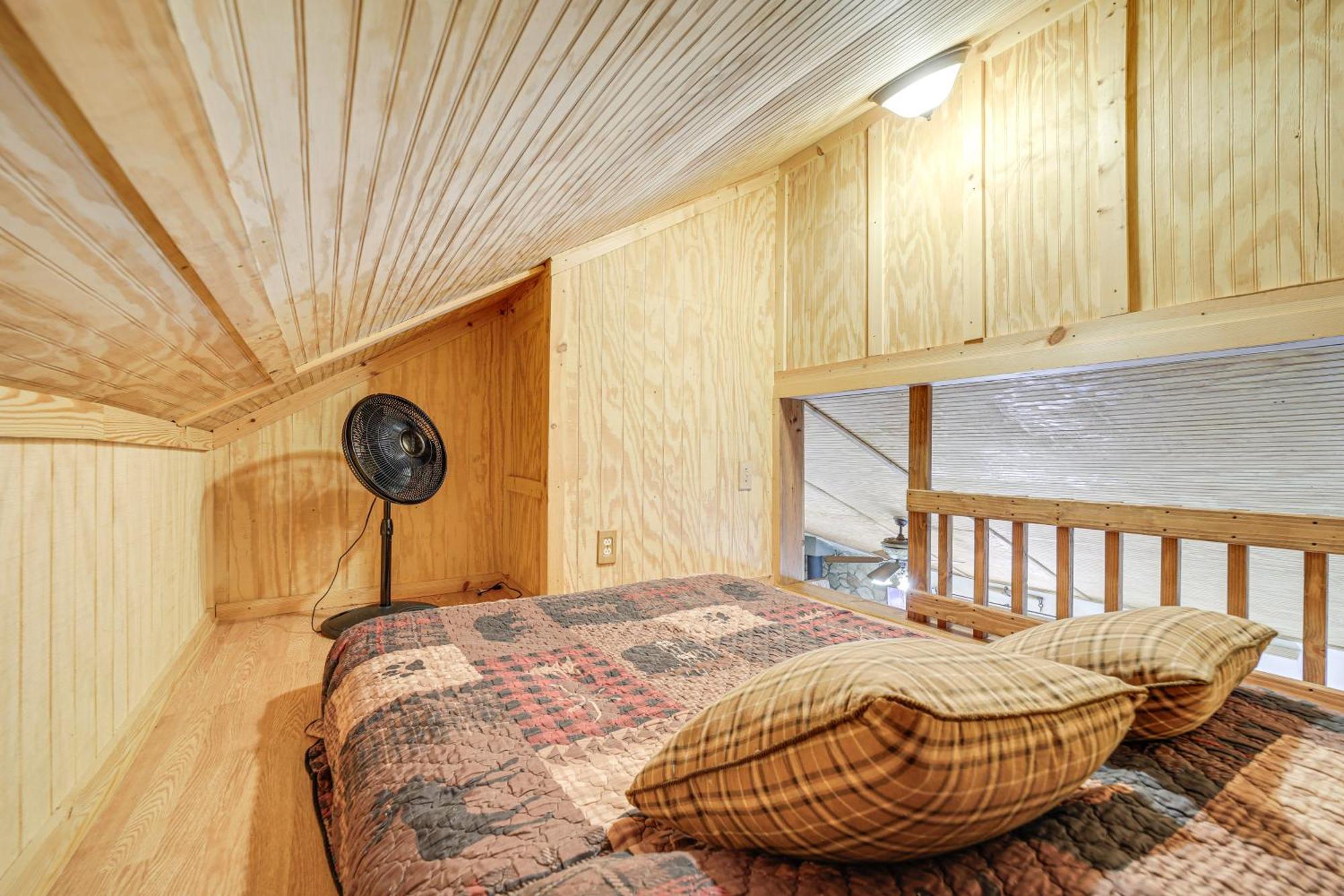 Creekside Whittier Cabin With Fire Pit Near Hiking! Bagian luar foto