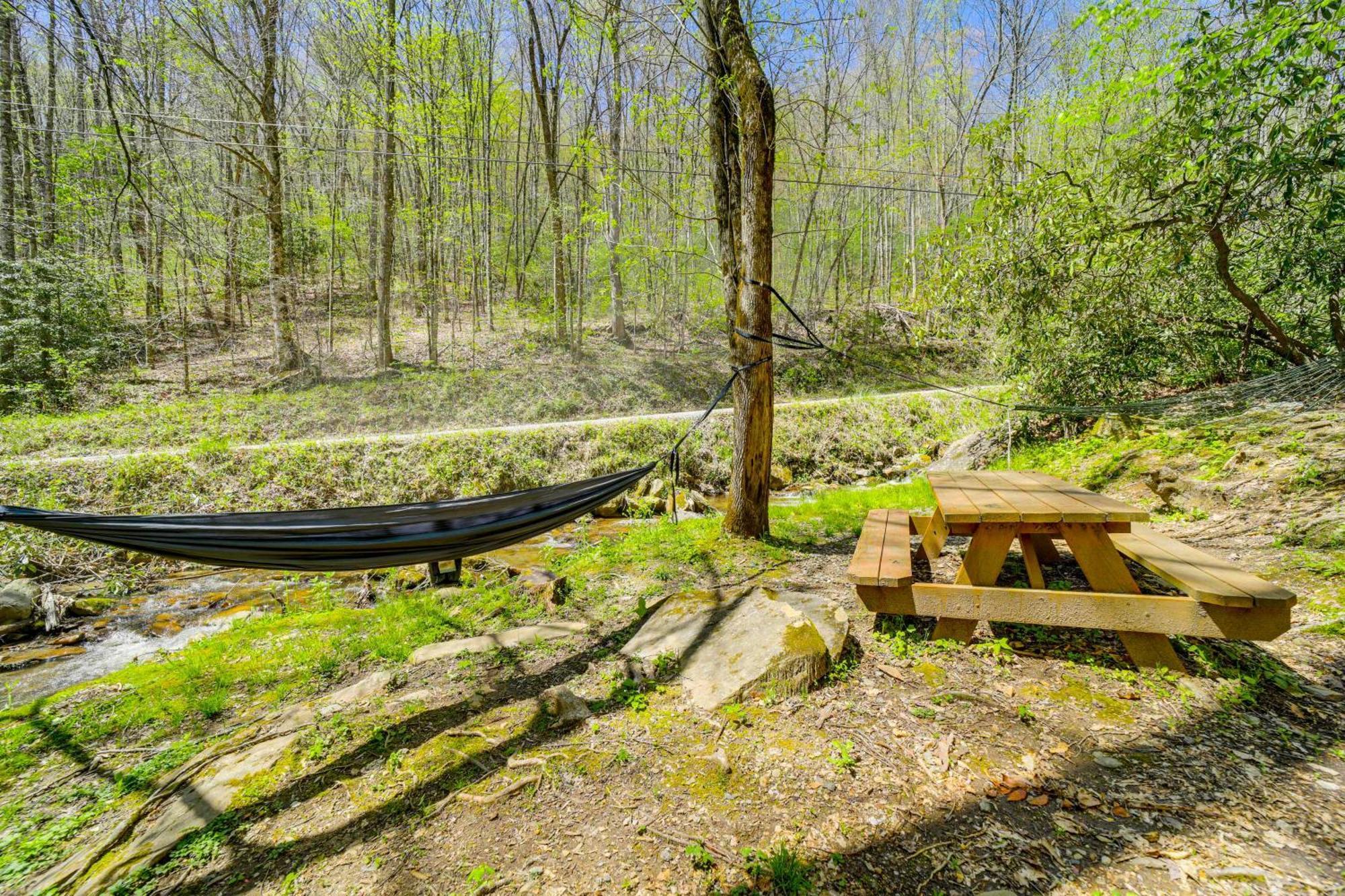 Creekside Whittier Cabin With Fire Pit Near Hiking! Bagian luar foto