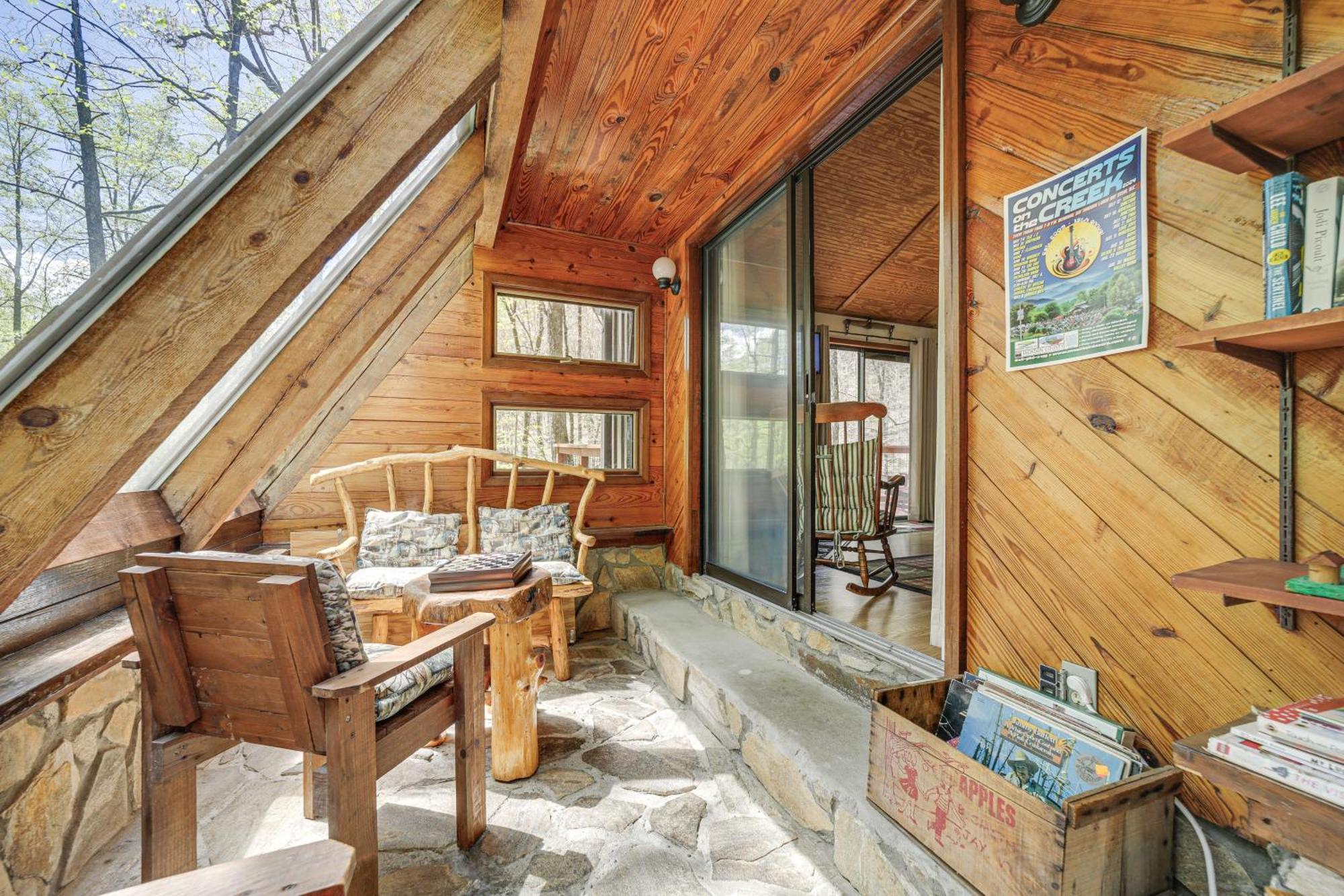 Creekside Whittier Cabin With Fire Pit Near Hiking! Bagian luar foto